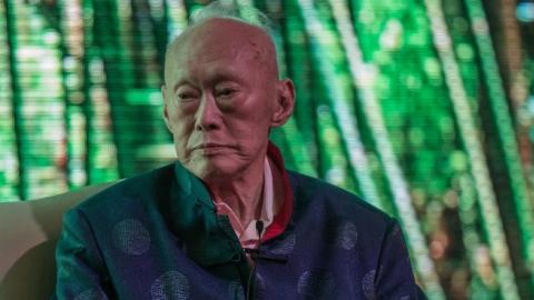 Former Singapore Prime Minister, Lee Kuan Yew addresses the Standard Chartered Singapore Forum on March 20, 2013 in Singapore. (Chris McGrath/Getty Images)