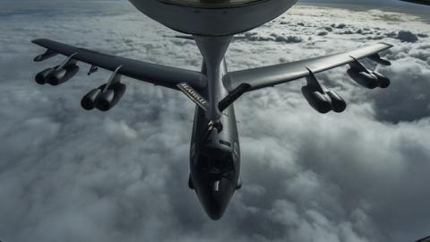 B-52 Stratofortress refuels over the Pacific, April 2014. (US Air Force/Released)