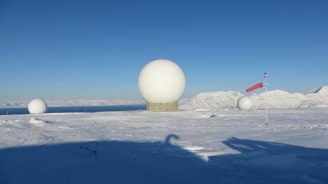 Radar domes in Svalbard, Norway. (Bernt Rostad via Flickr) 
