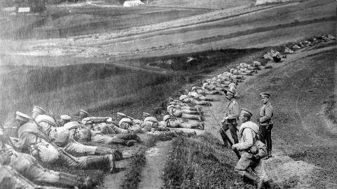 Russian infantry in the trenches during their battle against the Austro-Hungarian army on the eastern front in World War I in August 1914. (Daily Mirror/Mirrorpix via Getty Images)