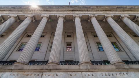 A statue of the first United States Secretary of the Treasury, Alexander Hamilton, stands in front of the US Treasury September 19, 2008, in Washington, DC. (Chip Somodevilla/Getty Images)