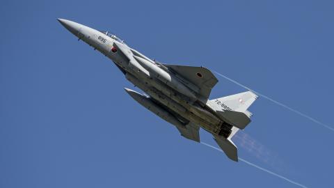 A Japan Air Self Defense Force F-15E Strike Eagle performs a demonstration during Air Fest 2025 at Misawa Air Base in Japan on September 21, 2025. (US Air Force)