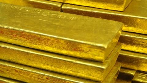 Gold bars are seen at the Czech Central Bank on September 5, 2011 in Prague. (MICHAL CIZEK/AFP/Getty Images)