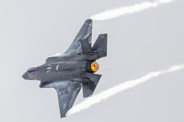 A U.S. Air Force F-35A Lightning II assigned to the F-35A Lightning II Demonstration Team performs a practice airshow performance at Hill Air Force Base, Utah, Jan. 11, 2023. The F-35 Demo Team performs rehearsal flights regularly to maintain flying certifications and to uphold and maintain their mission and Air Force recruiting standards. (U.S. Air Force photo by Staff Sgt. Kaitlyn Ergish)