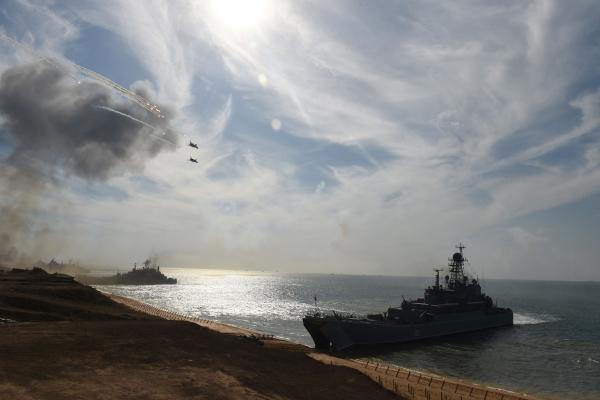 Russian ships and jets take part in a military exercise on the coast of the Black Sea in Crimea on September 9, 2016. (Photo by Vasily Maximov/AFP via Getty Images)